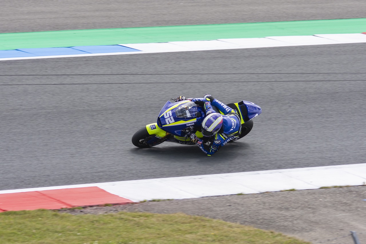 八人良好 八人良好